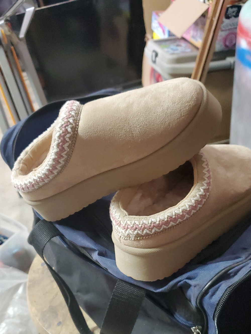 Cozy Slip-On Platform Women's Slippers in Beige with Pink Trim